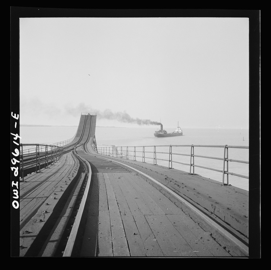 Sandusky, Ohio. Loading coal into a lake freighter at the Pennsylvania Railroad docks