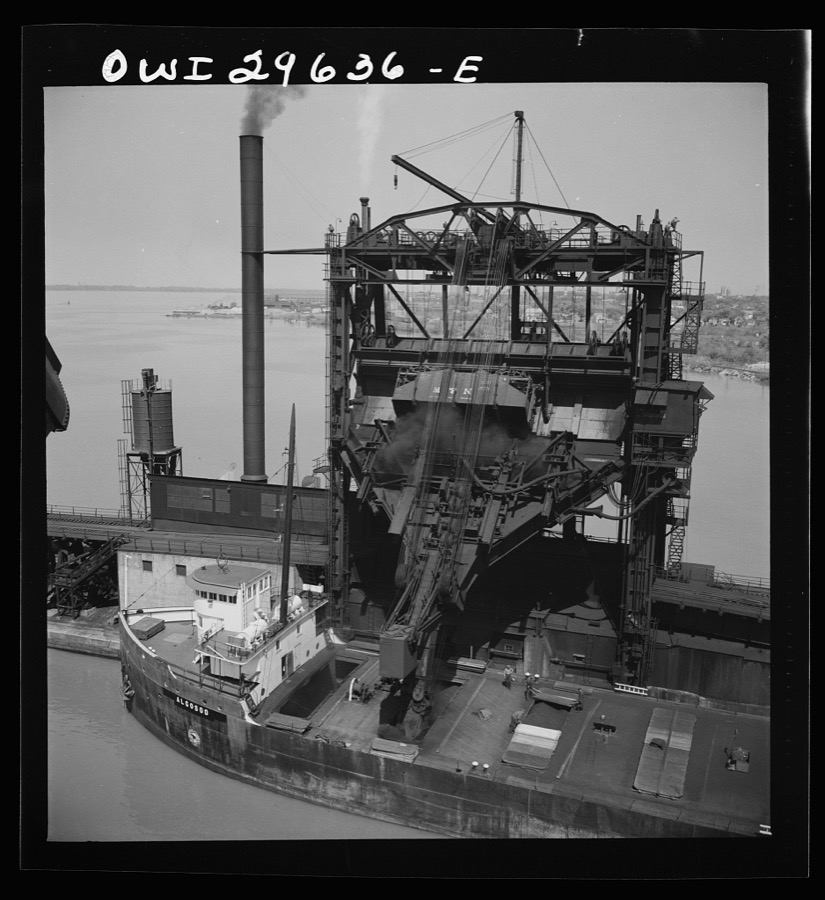Sandusky, Ohio. Loading coal into a lake freighter at the Pennsylvania Railroad docks