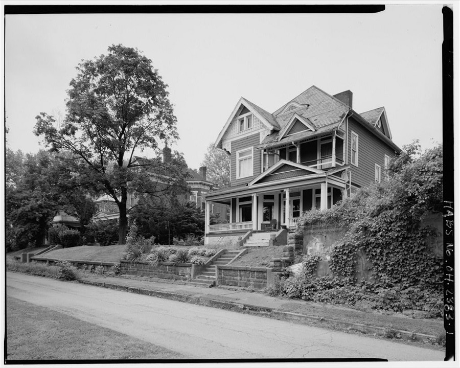 4825 Guernsey Street (house), Bellaire, Belmont County, OH