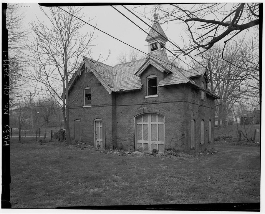 Oliver W. Kelly Carriage Barn, 621 South Fountain Avenue, Springfield, Clark County, OH