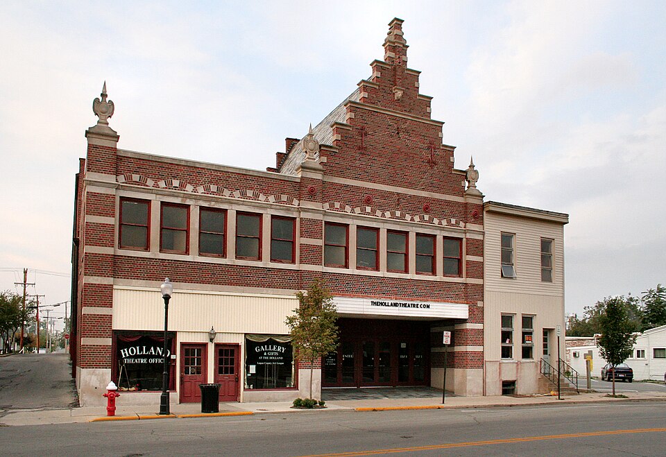 Photograph of Schine Holland Theatre