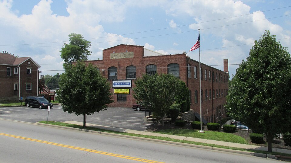 Photograph of Highland Egg and Poultry Company Building