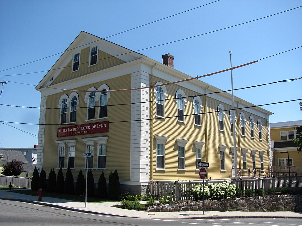 Photograph of Old Lynn High School