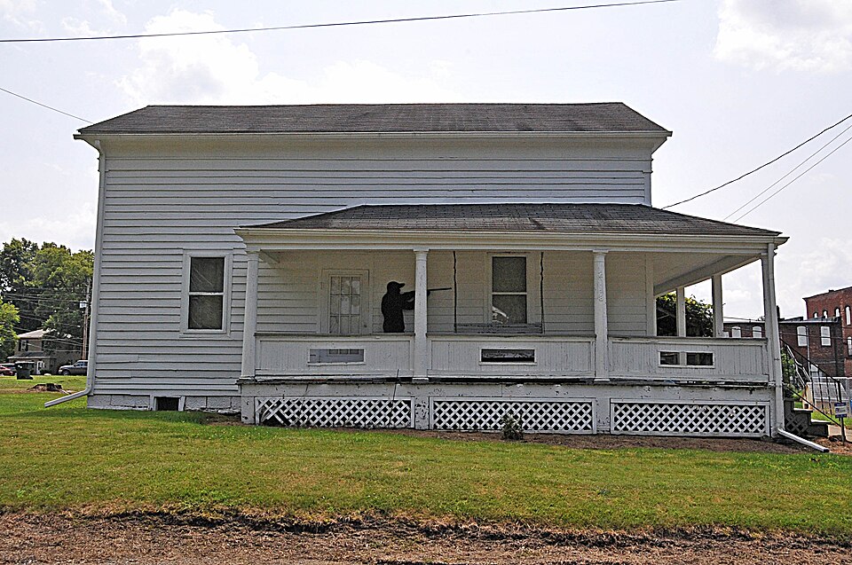 Photograph of Porter-Aue House