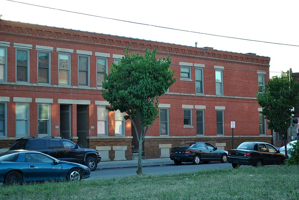 Photograph of Franklinton Apartments at Broad and Hawkes