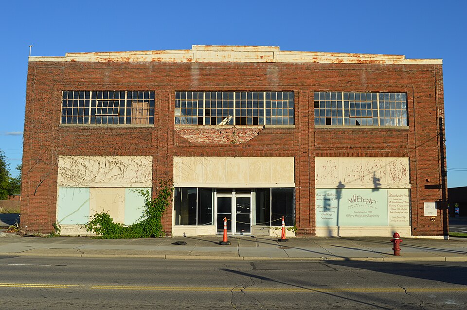 Photograph of Dan F. Snider Ford Dealership Building