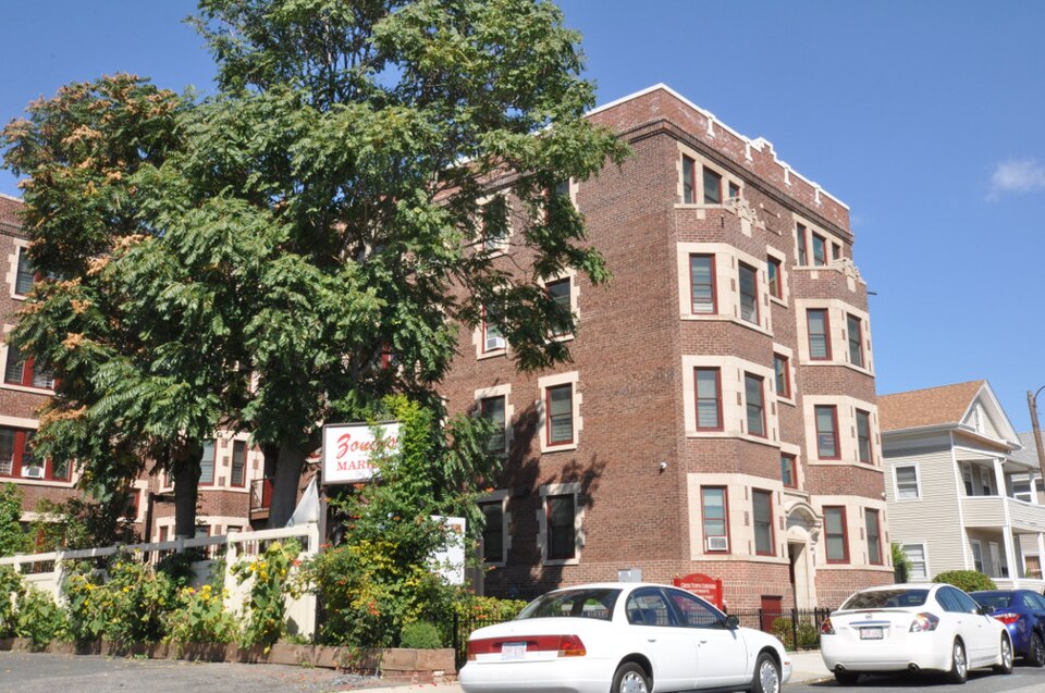 Photograph of Evans Court Apartment Building