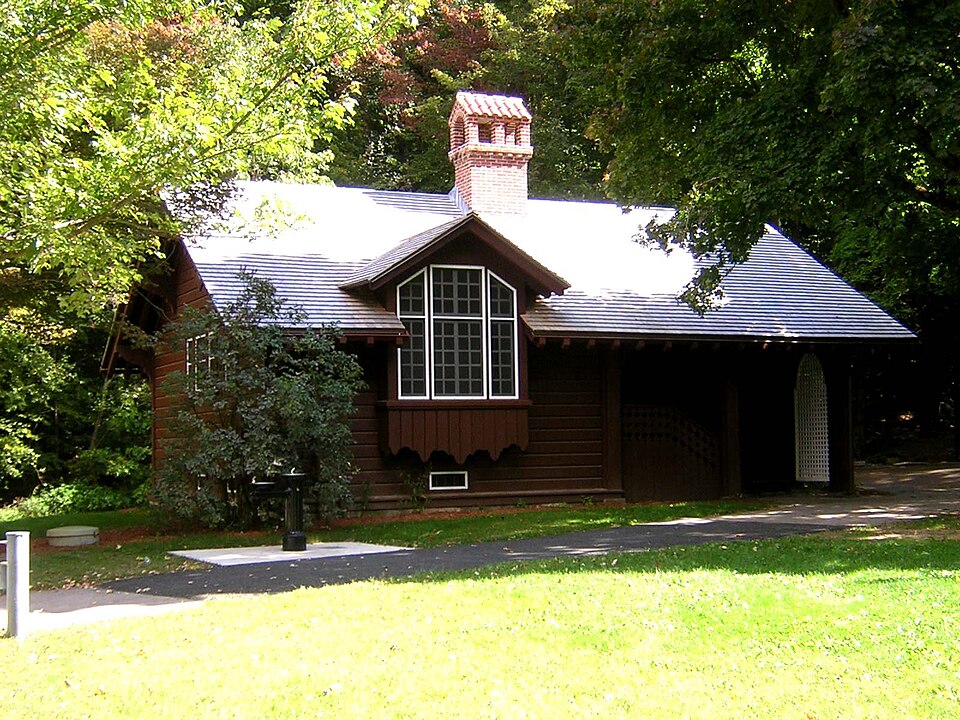 Photograph of Comfort Station