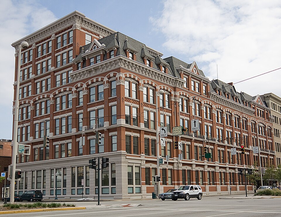 Photograph of Alms and Doepke Dry Goods Company