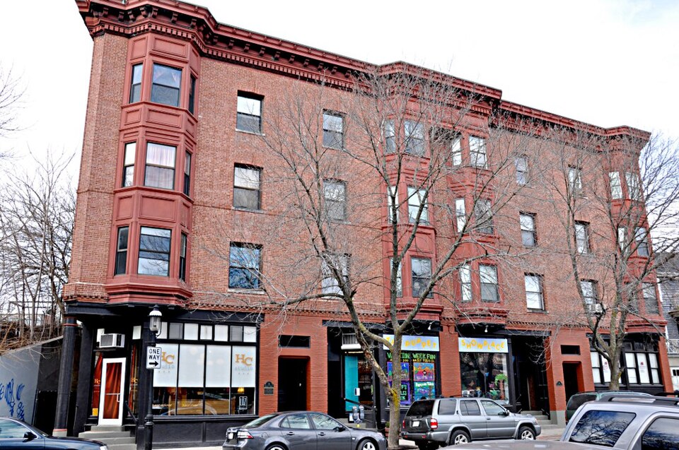 Photograph of Building at 30-34 Station Street
