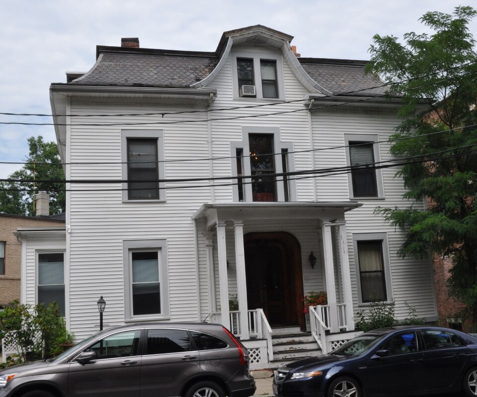 Photograph of House at 105 Marion Street