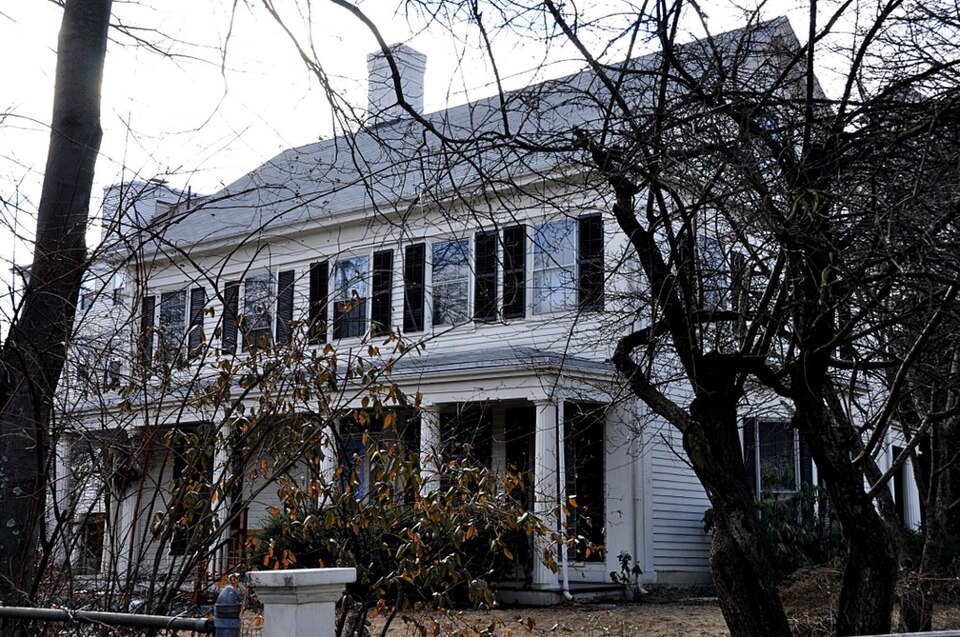 Photograph of House at 19 Linden Street