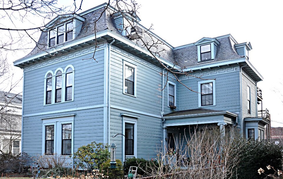 Photograph of House at 9 Linden Street