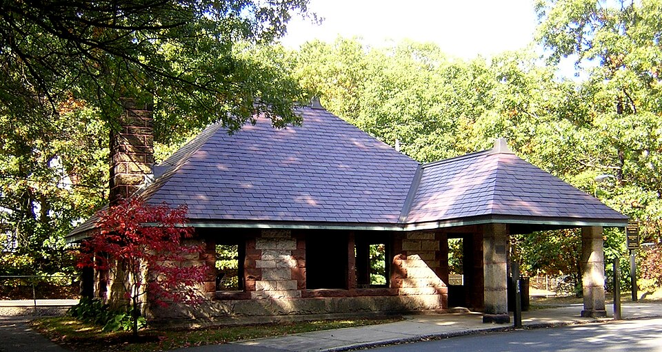 Photograph of Wellesley Farms station
