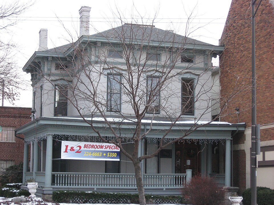 Photograph of House at 753 East Broad Street