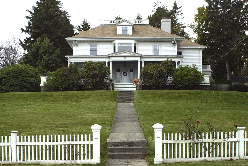 Photograph of House at 105 President's Lane