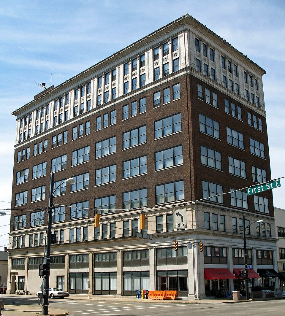 Photograph of Ideal Department Store Building