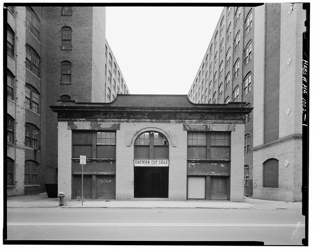Lynn Realty Company, photograph filed with the federal survey