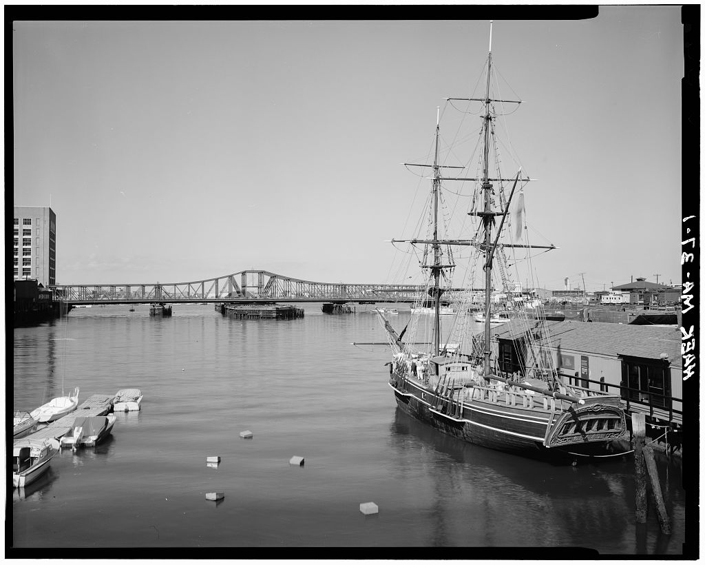 Northern Avenue Swing Bridge, photograph filed with the federal survey