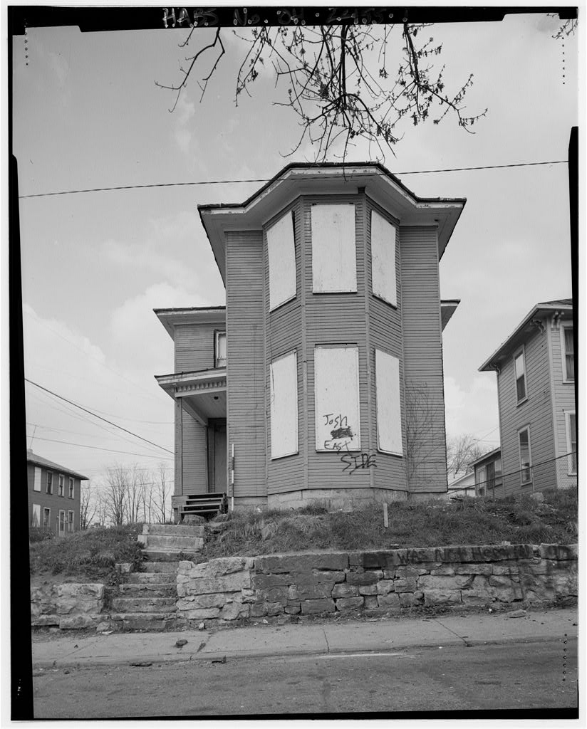 252 East Pleasant Street (house), Springfield, Clark County, OH, photograph filed with the federal survey